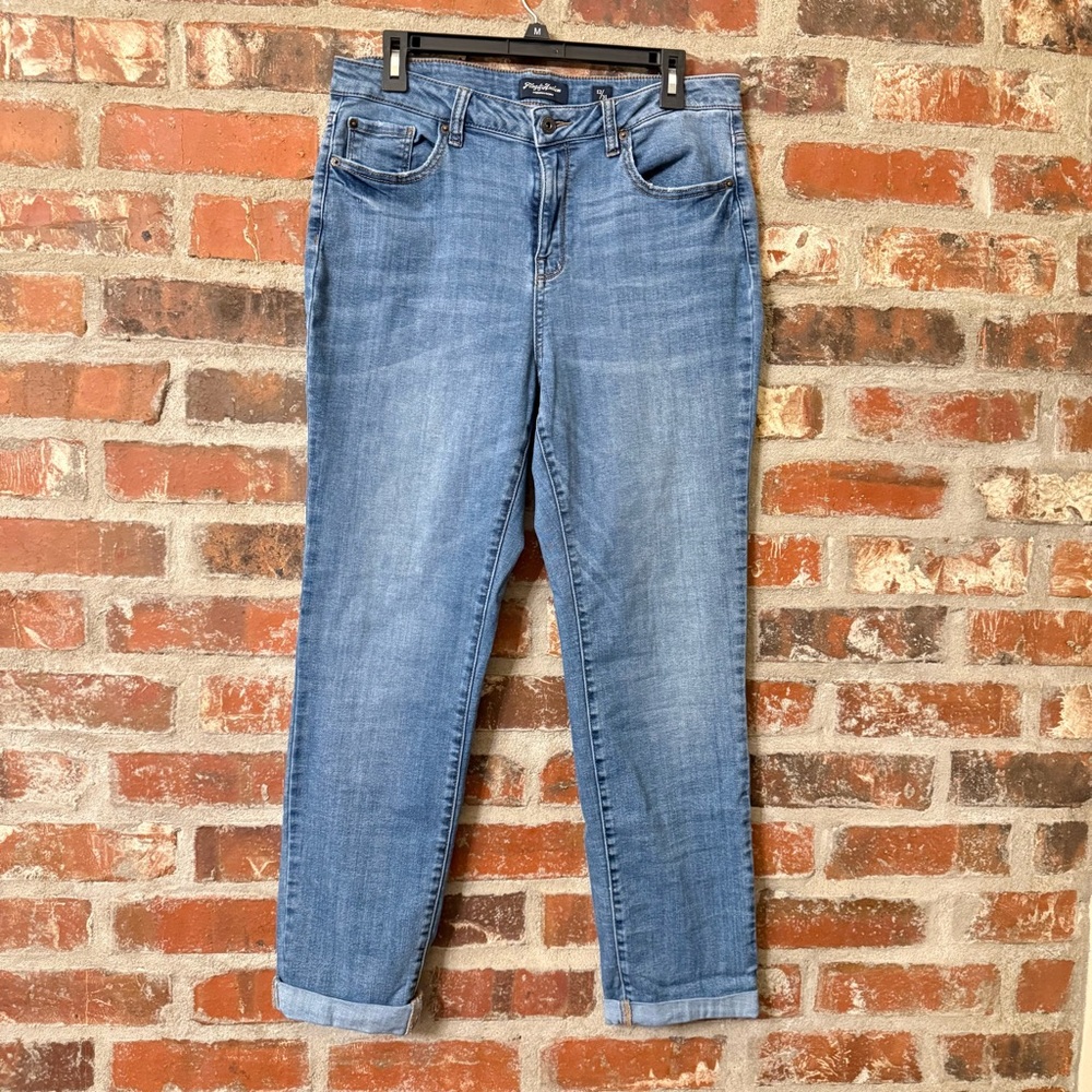 P41 - Flag & Anthem Stylish Light Blue Cuffed Jeans